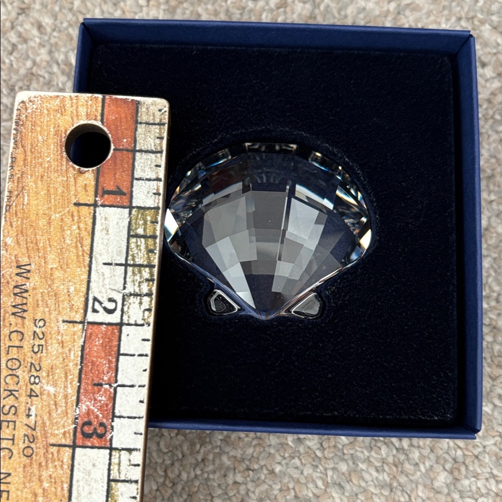 Swarovski Crystal shell - Picture 4 of 4